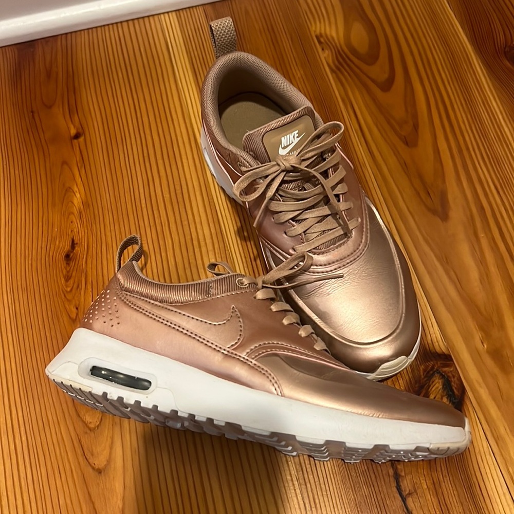 Women’s Rose Gold Nike Air Max Thea Sneakers Size 7.5–CARLI BYBEL